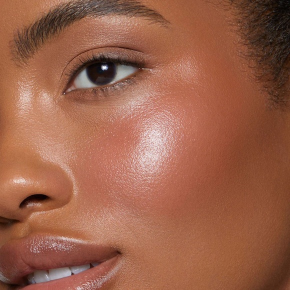 EM Cosmetics Color Drops Serum Blush in Rose Milk - Picture 3 of 10